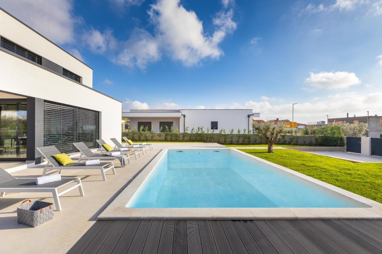 Amazing Private Villa With Outdoor Swimming Pool In Vodnjan Esterno foto