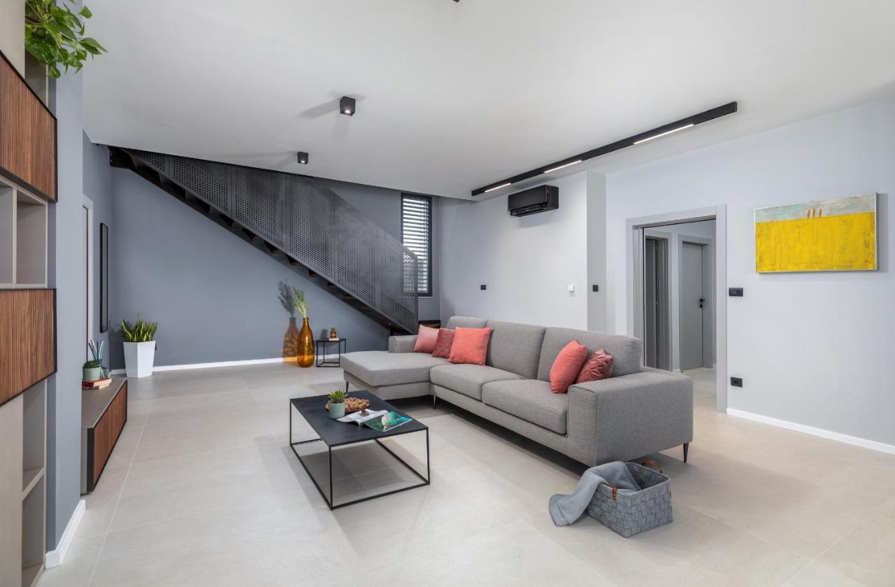 Amazing Private Villa With Outdoor Swimming Pool In Vodnjan Esterno foto
