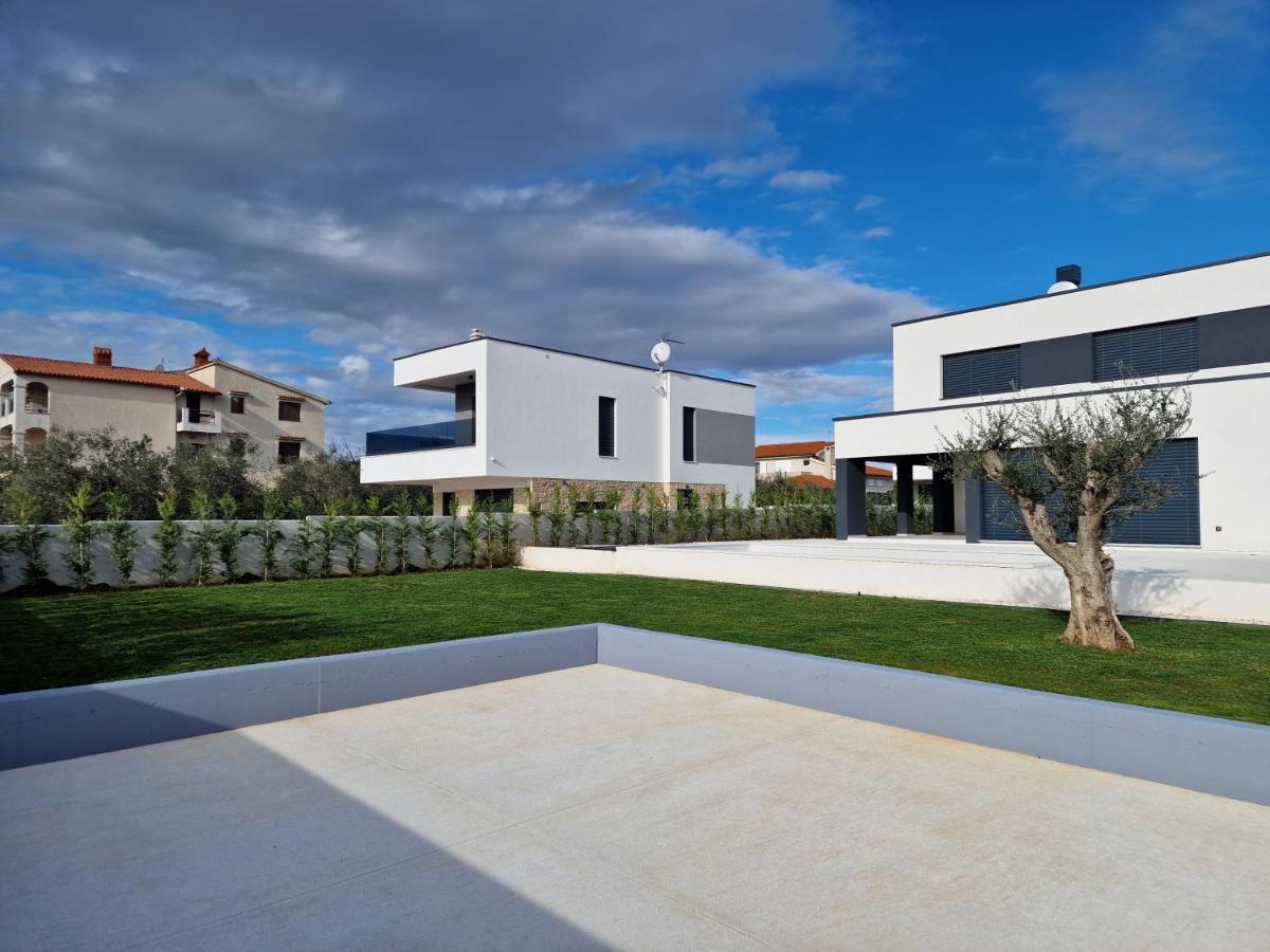 Amazing Private Villa With Outdoor Swimming Pool In Vodnjan Esterno foto