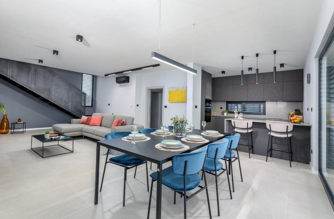 Amazing Private Villa With Outdoor Swimming Pool In Vodnjan Esterno foto